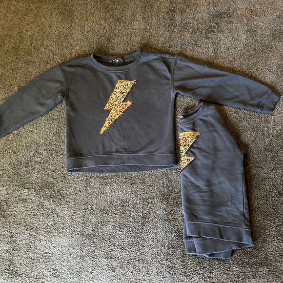 Pull on Sweater - Picture 1 of 4